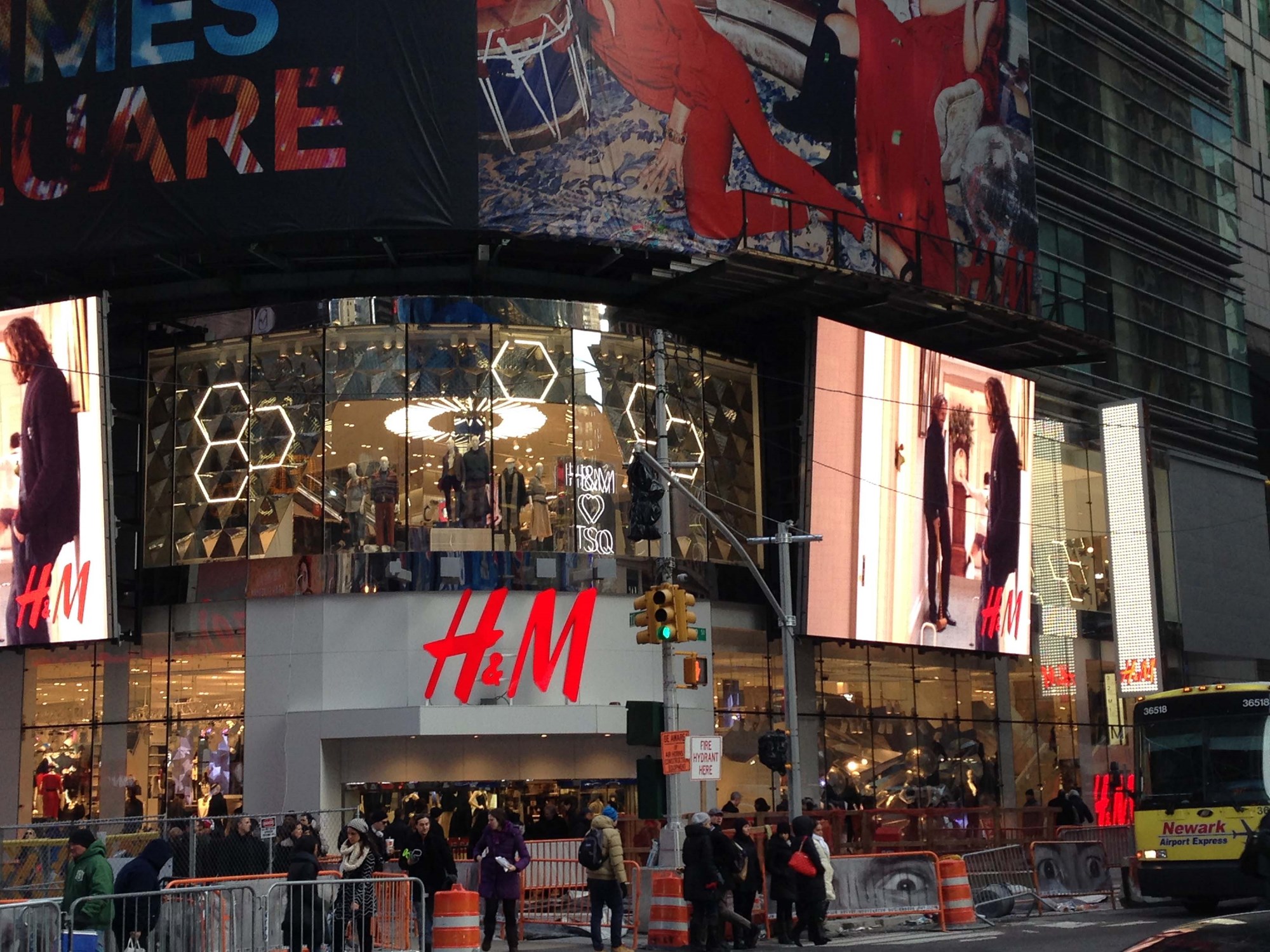 H&M Times Square Flagship Retail Store W&W Glass, LLC