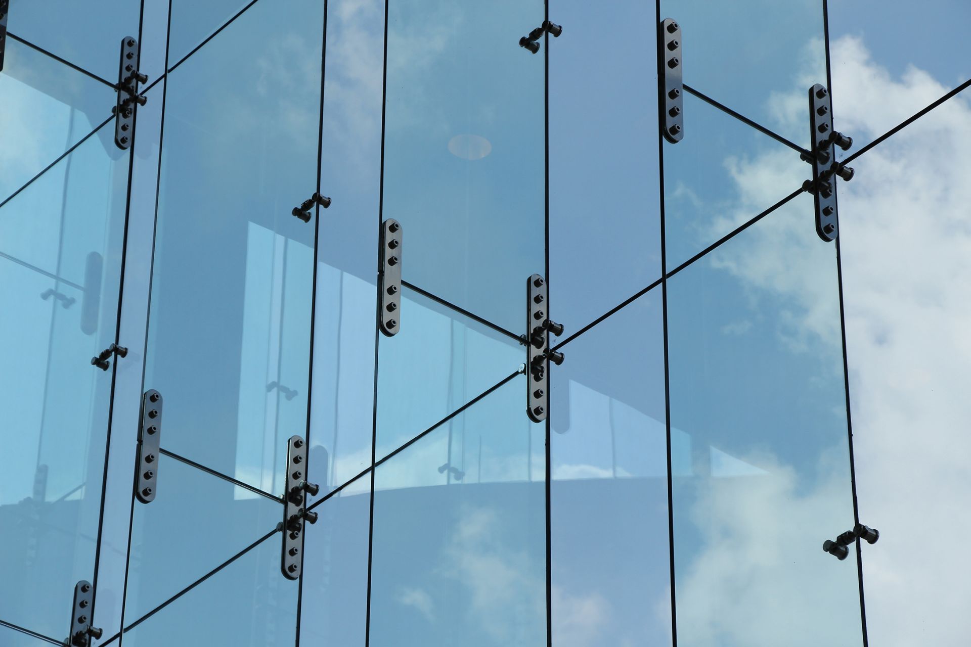 Laminated Glass Fins Vs Tempered Monolithic Fins Guidelines For