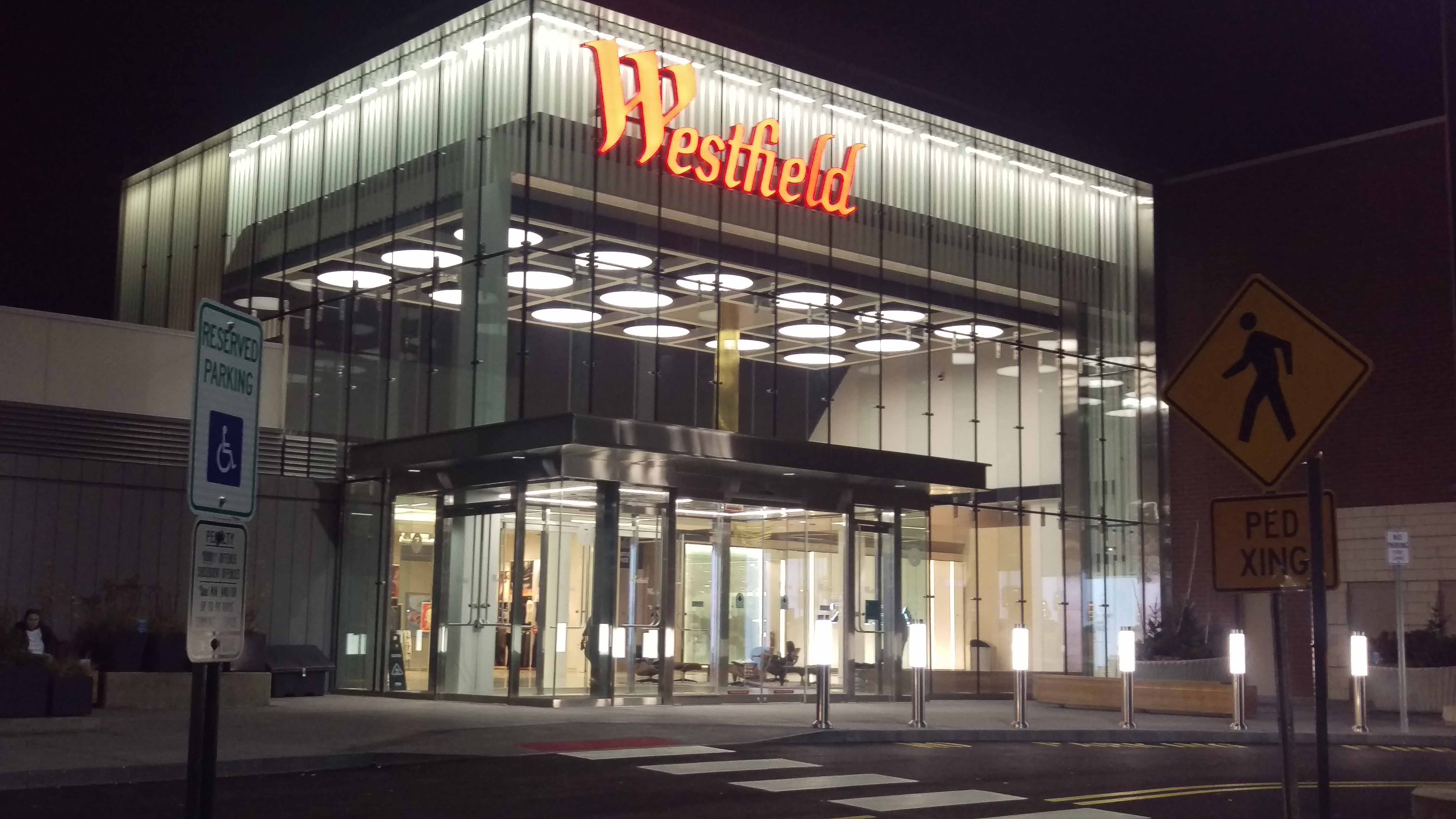 Westfield Garden State Plaza - Paramus, New Jersey - Fashi…